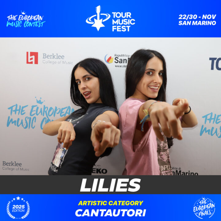 I160291 - Lilies - Vittoria Viola-01