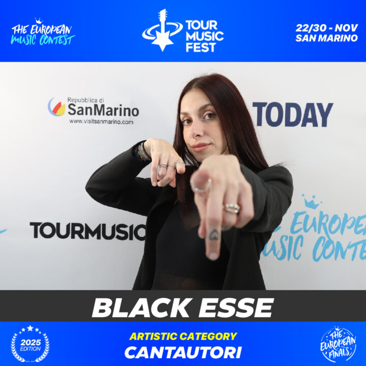 I160576 - Black Esse - Sara Rubbi-01